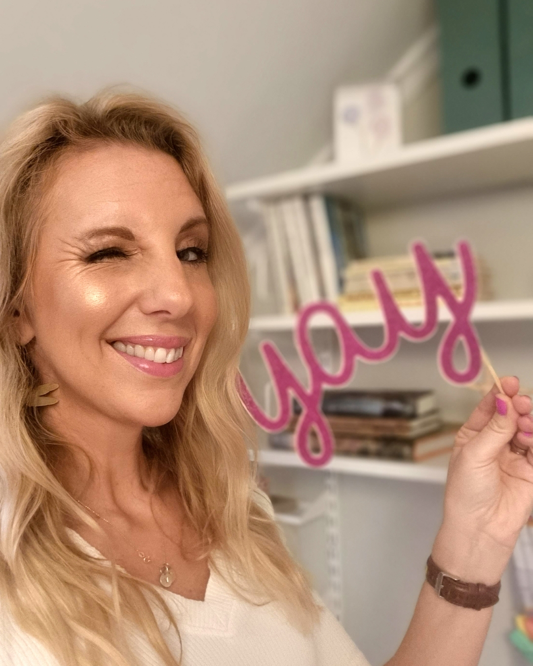 Une chambre bien rangée avec la gamme elfa